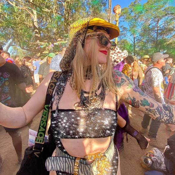 Meet your Posher, Leesh - Picture 1 of 1